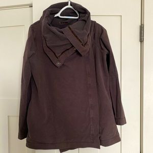 Lululemon size 8 Chocolate Savasana Wrap